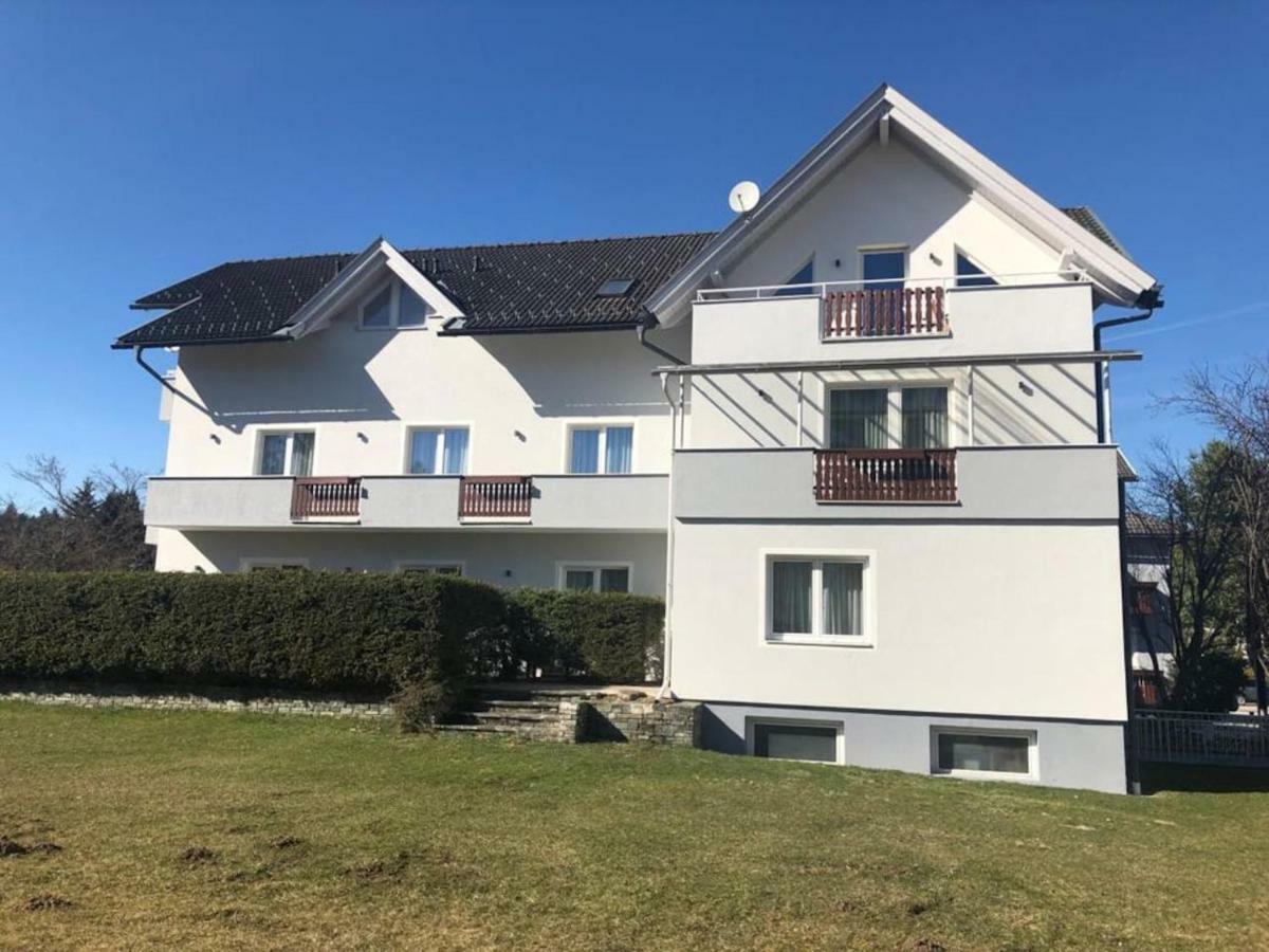 Superior-Apartment Mit Pool Und Seezugang Velden am Wörthersee Eksteriør bilde