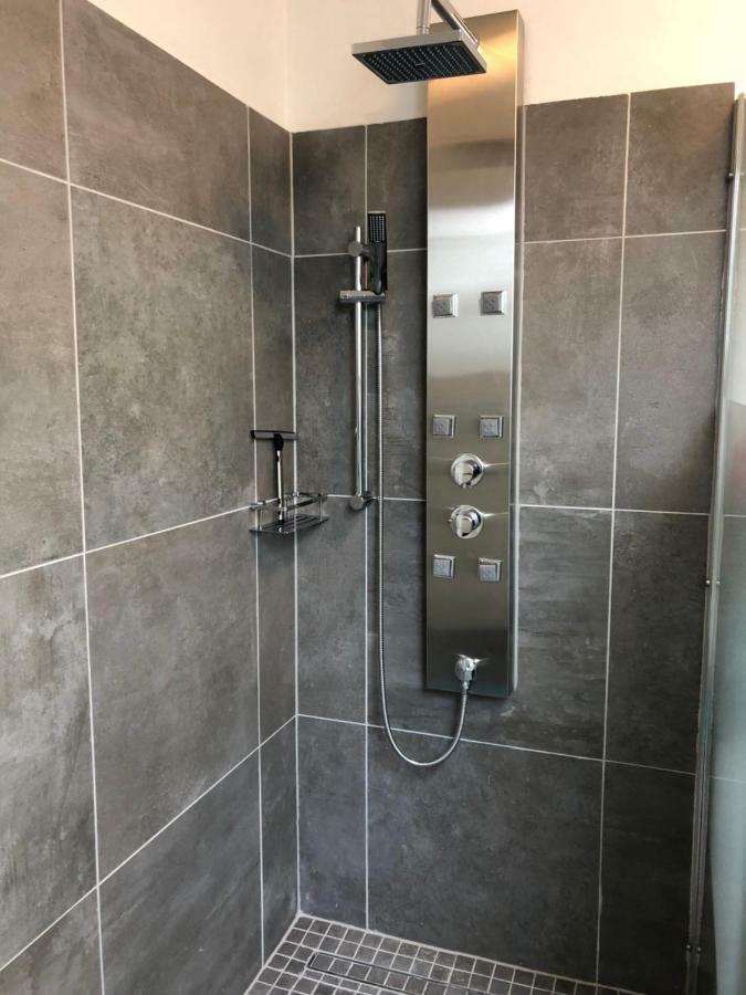 Superior-Apartment Mit Pool Und Seezugang Velden am Wörthersee Eksteriør bilde